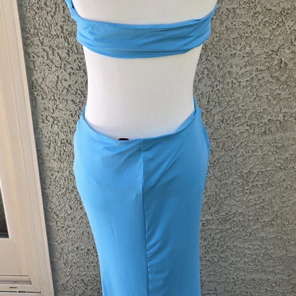 Heiress Beverly Hills Aqua Halter Cutout Evening Dress - Picture 8 of 11